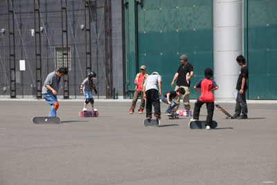 �t���[�X�^�C���X�P�{�[�X�N�[��