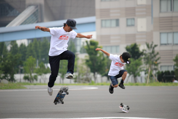 スケボー　年齢　子供　大人
