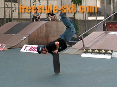 �R������̃E�F�����_�[�X�^���h